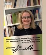 Foto von Andrea Bentschneider mit Hinweisen auf die Radiosendung.