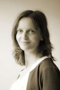Dr. Laura Schrage